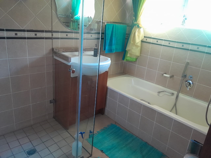 3 Bedroom Property for Sale in Protea Park North West